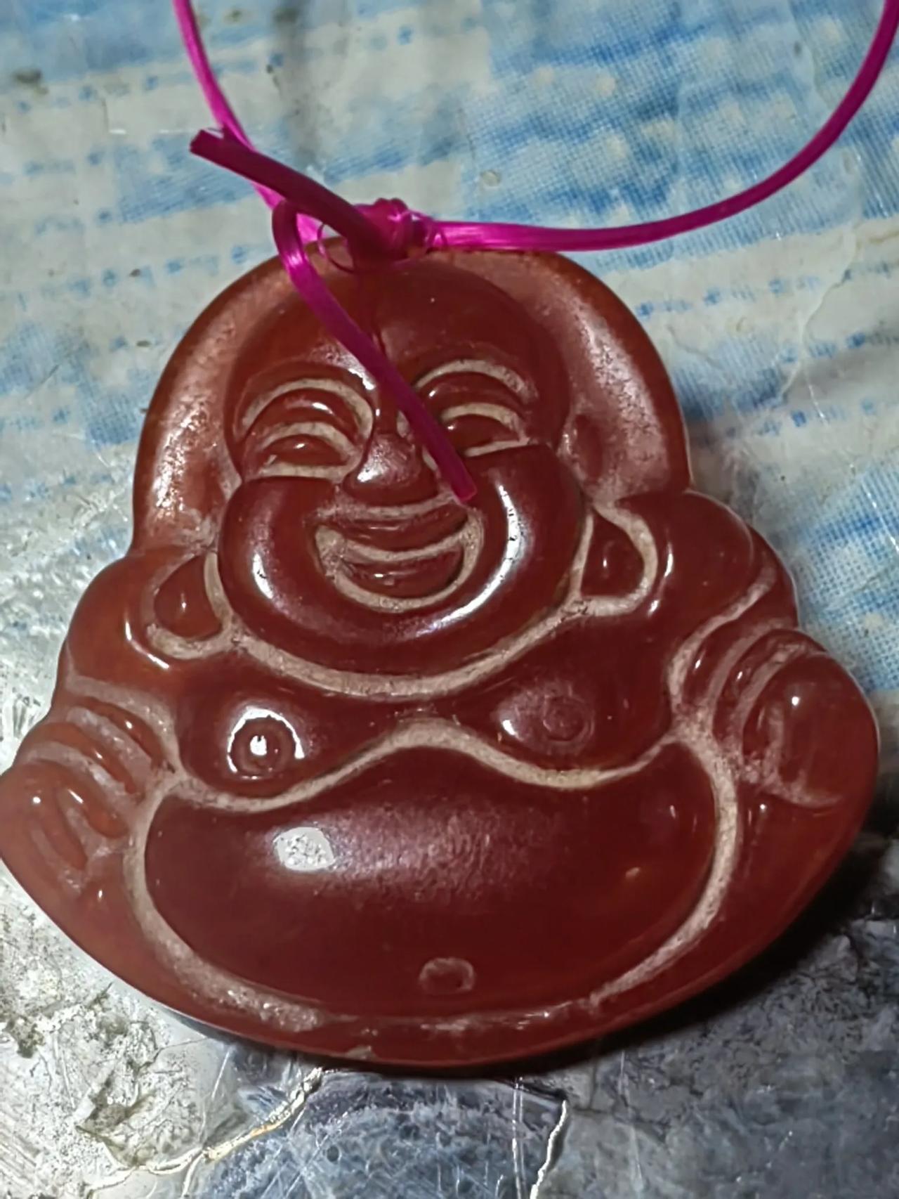 今天捡到的，不知谁丢的还是扔的，应该是玛瑙的。