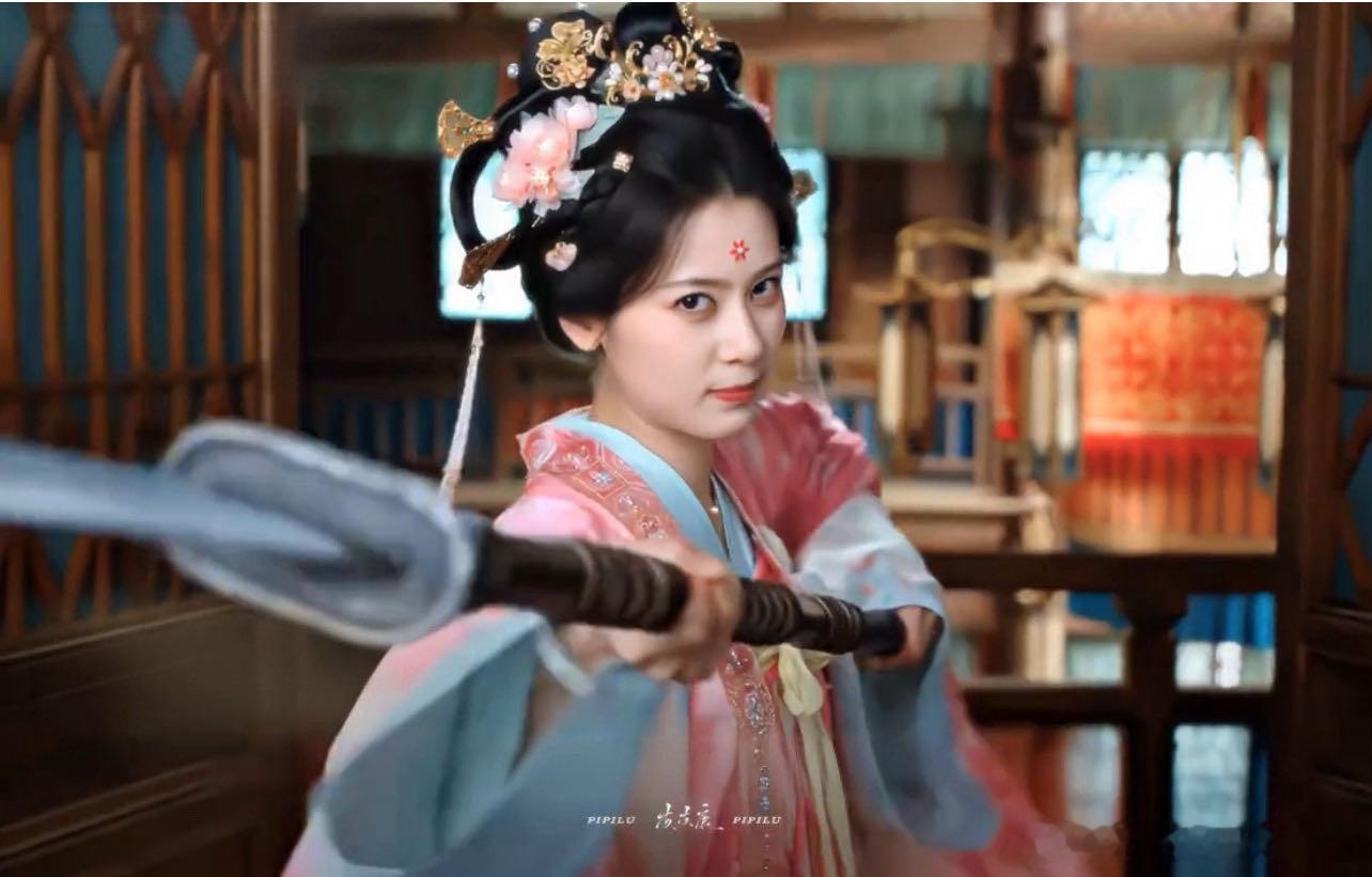 御廷谣赵昭仪又娇又悍谁被严馥之圈粉了！赵昭仪完美诠释小马宝莉下凡，长相软糯娇俏惹