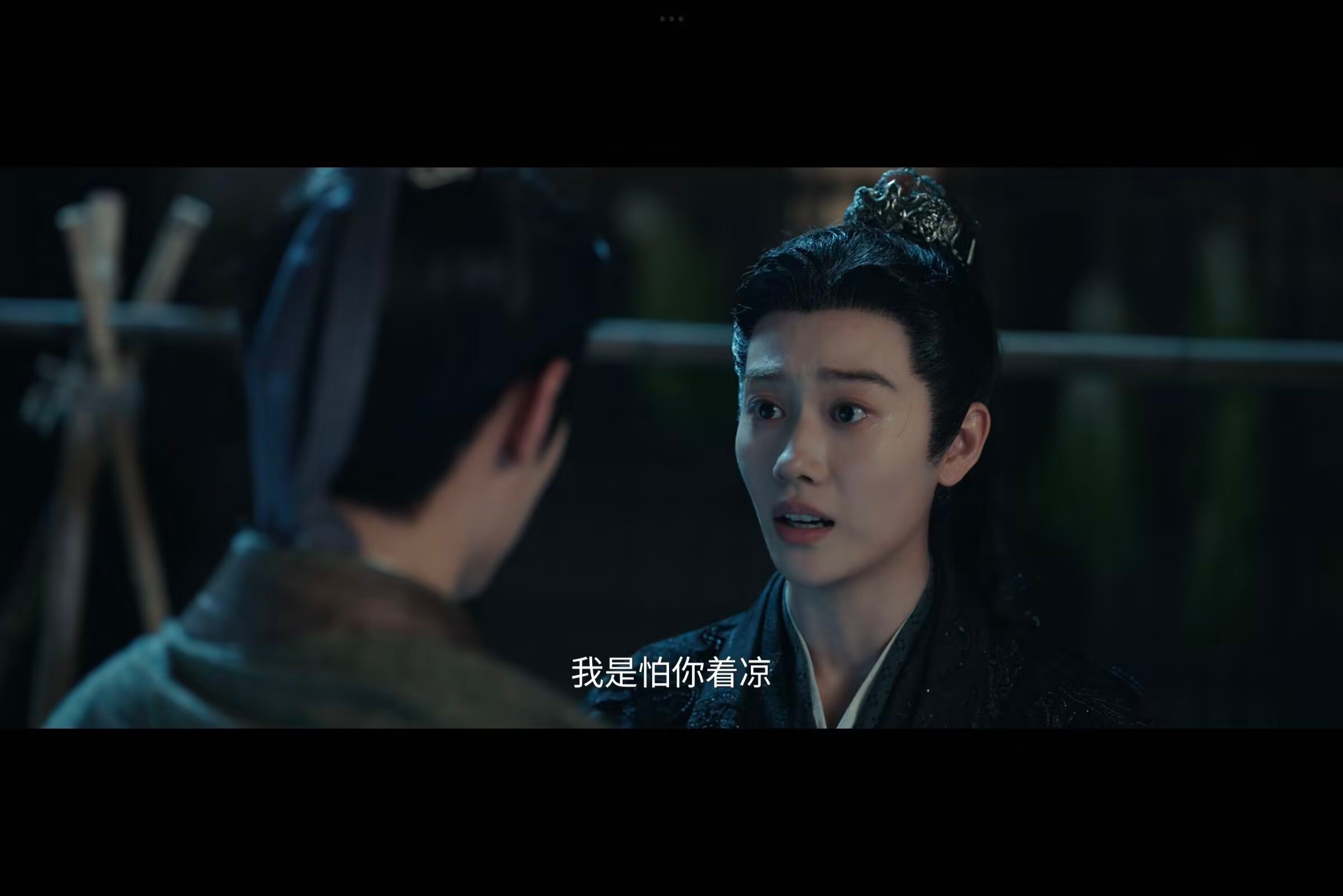 妈妈孔武有力，爸爸娇软易推。是谁被压得只能骂一句登徒子我不说，是谁被同样落水的同