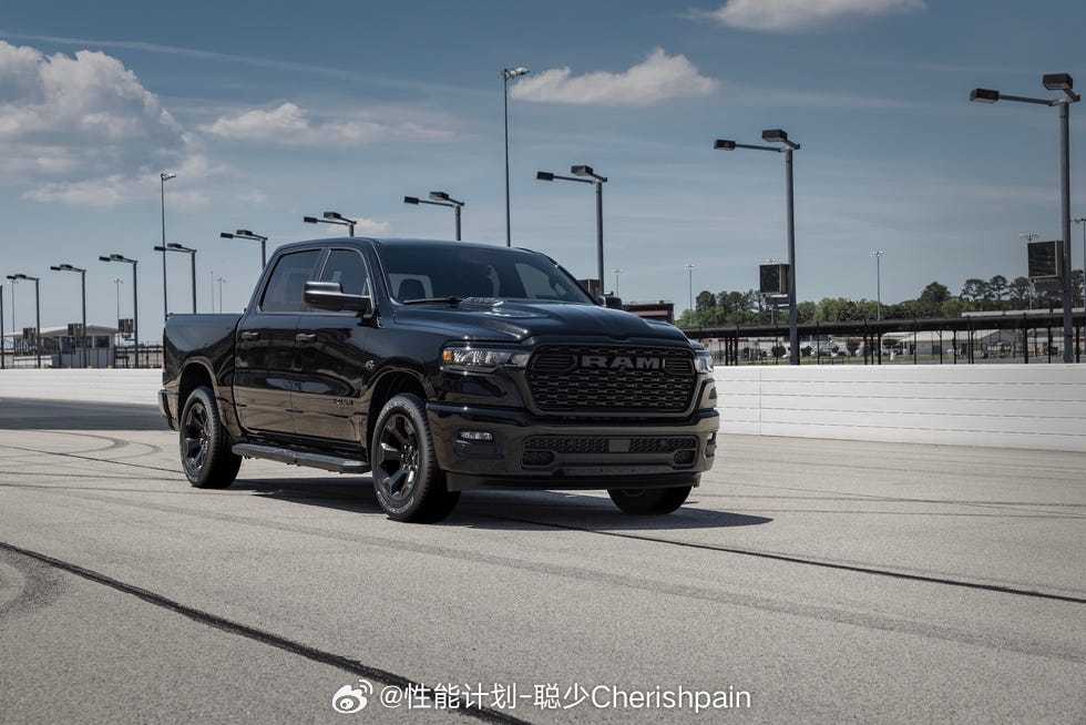 舒服了！V8回归道奇RAM 1500Ram的全尺寸皮卡又有395马力的5.7升V
