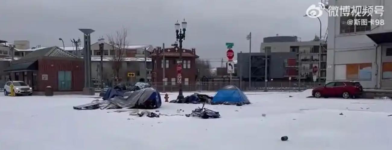 冬季风暴纽约5人死在室外牢A说的美国斩杀线，在这个一刻，又具象化了！ 