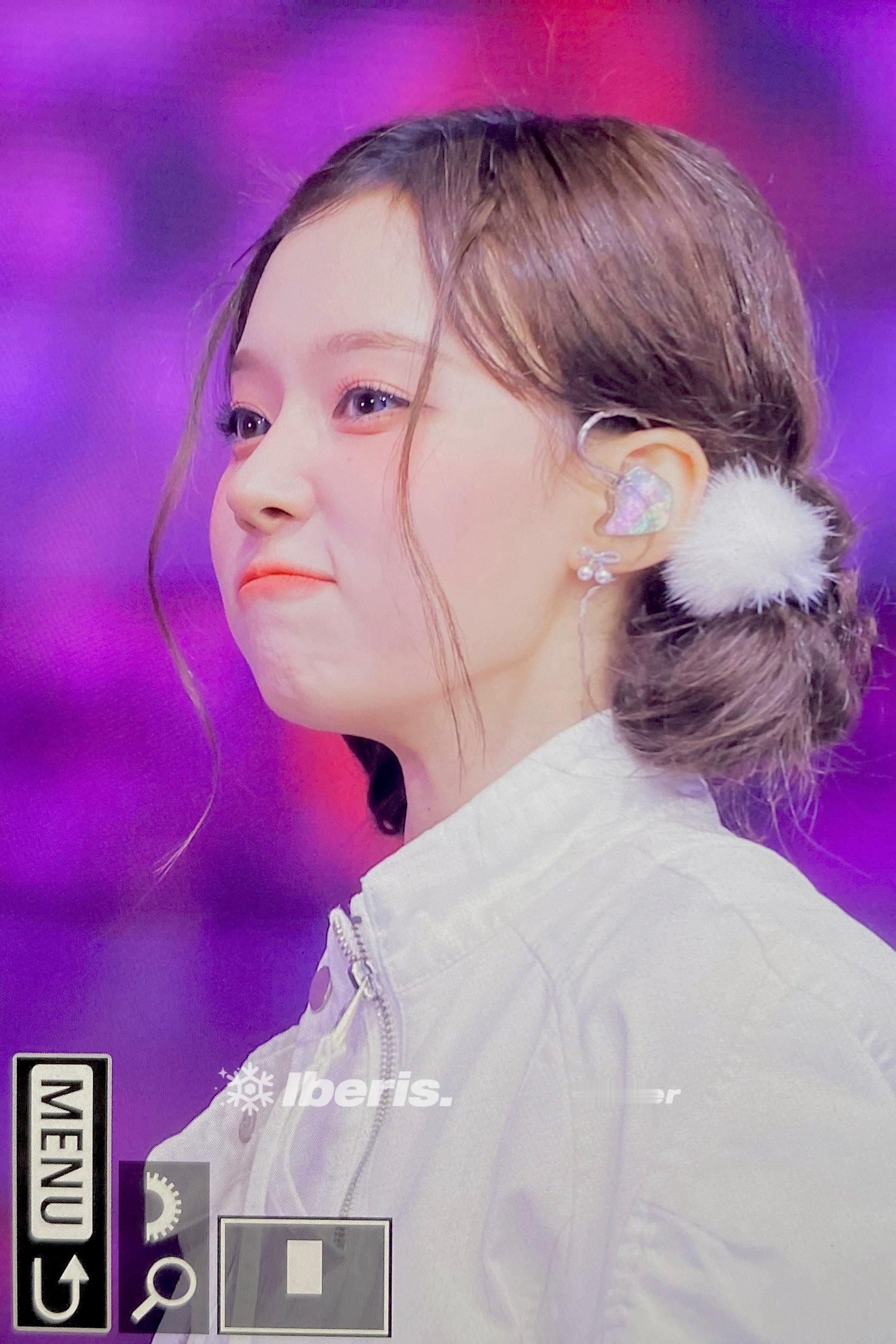 这个翘着呆毛的团子一定是我走丢的女儿ㅠ 