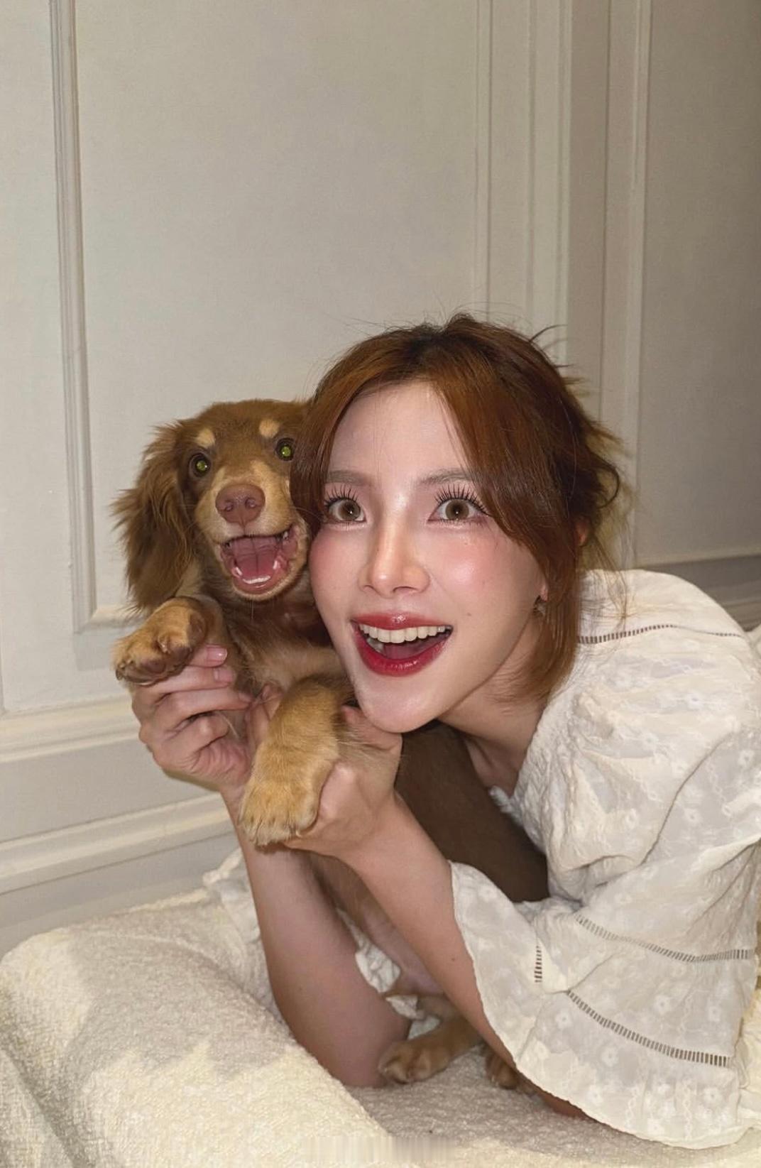 baifern baifern 小水小长假也可以在家里和毛孩子一起拍照📷 ​​