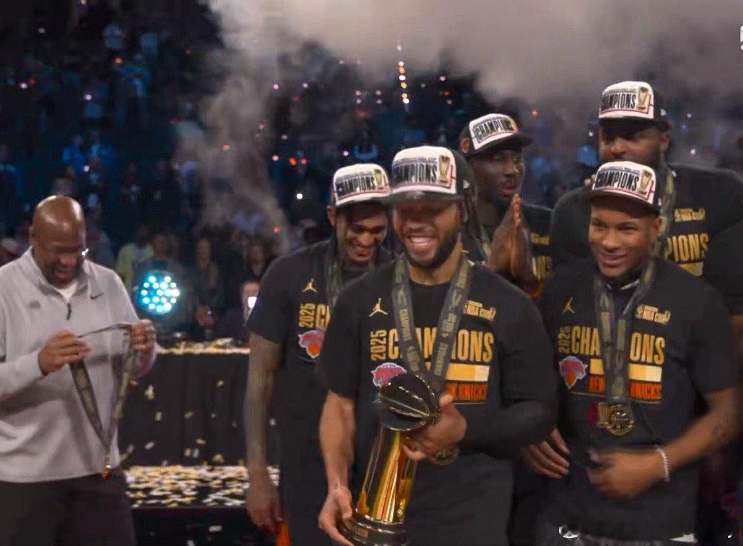 实至名归！布伦森荣获NBA杯MVP NBA杯淘汰赛，布伦森场均33.3分6.7助