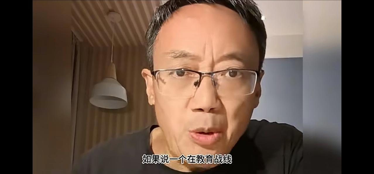 英语等于文明？

专家称学英语推动社会文明进步，汤家凤则反问英语并不等同于文明。