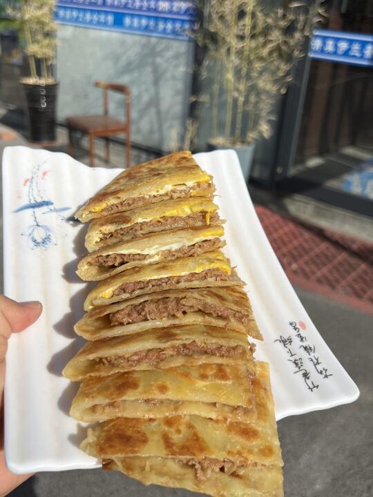 大连高新，吃到了巨好吃的牛肉饼。。。。