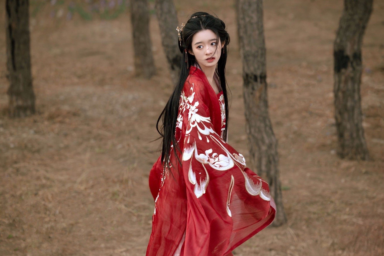 #网传李昀锐黄杨钿甜演楚乔传2# 李昀锐黄杨钿甜两个人就属于是颜值和实力兼具的演