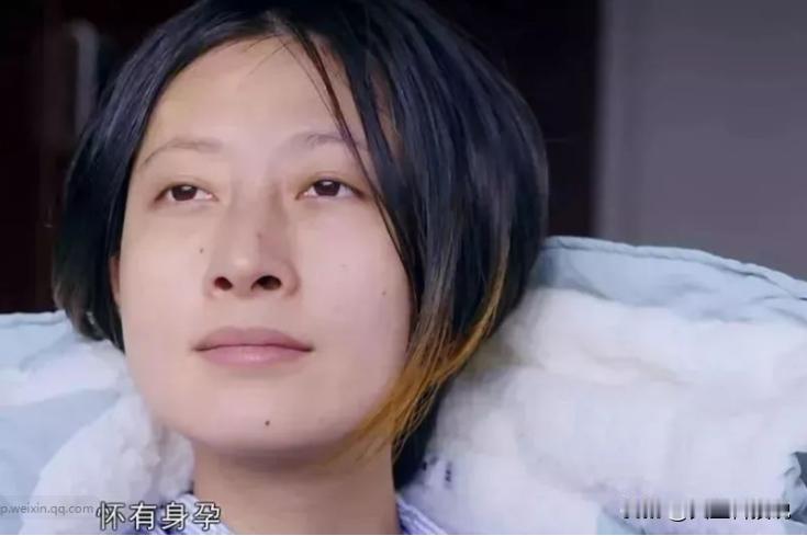 上海女博士孕两月查出癌症，婆婆火速变卖300万婚房径直返乡，丈夫瞬间崩溃落泪！万