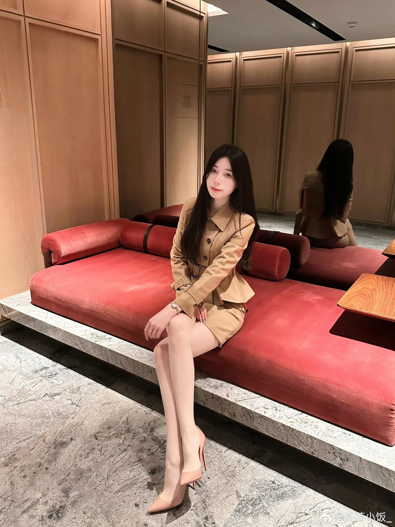 轻熟御姐风
OOTD今天穿什么 ​​​