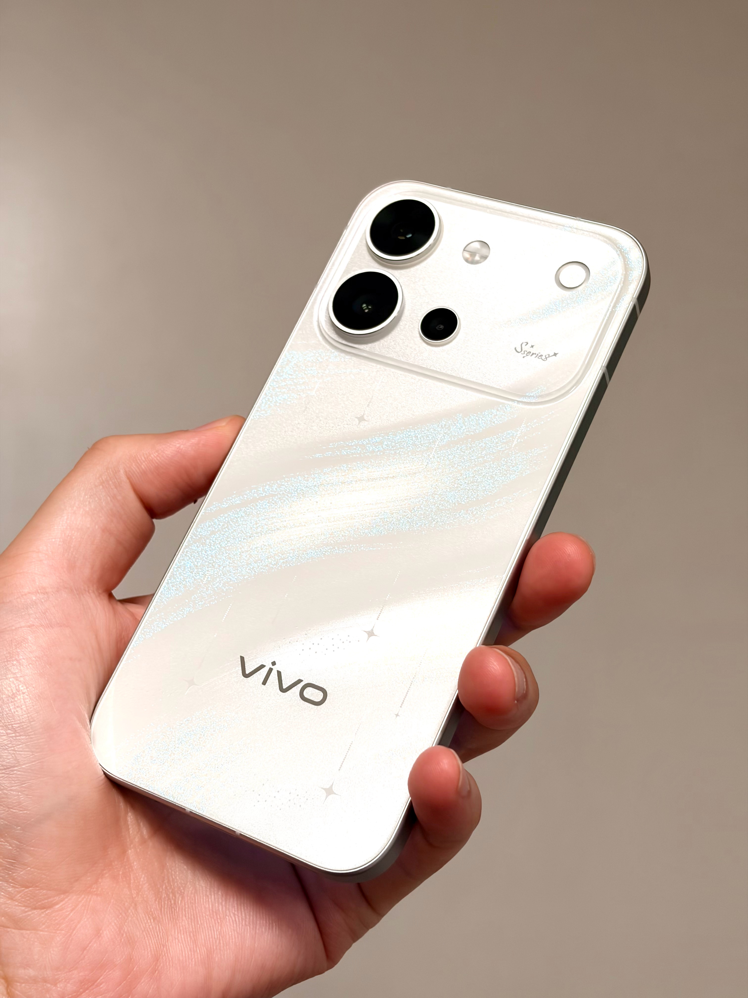 vivo S60 这个手感和做工真的上手之后很有惊喜