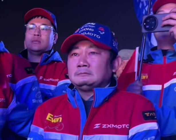 张雪机车超级摩托车锦标赛一炮爆红同时带火了股市摩托车板块，大盘连续暴跌突然扬起一