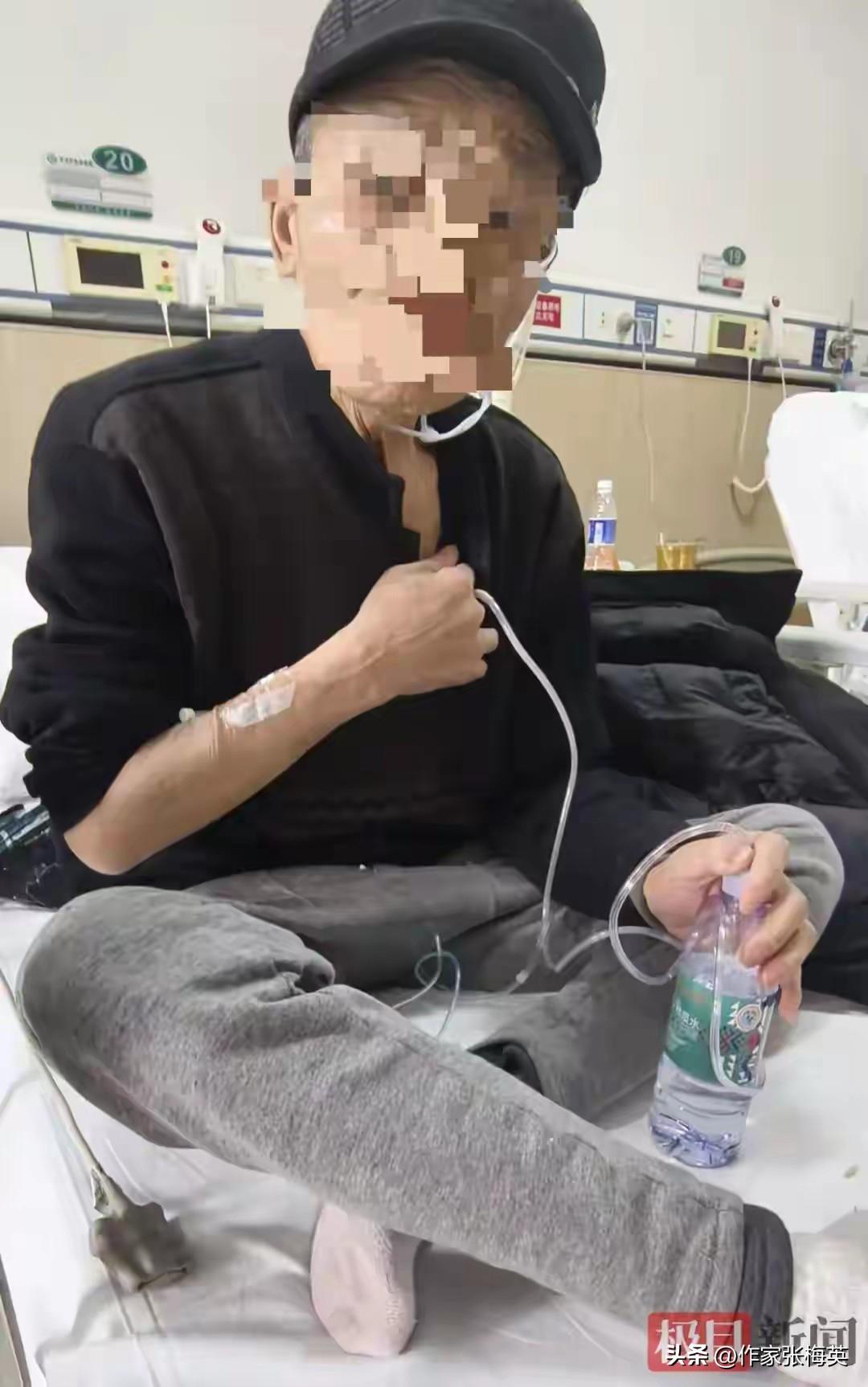 七旬大爷呼吸困难，竟拿剪刀捅胸连接矿泉水瓶自救！医生看完惊出一身冷汗

---