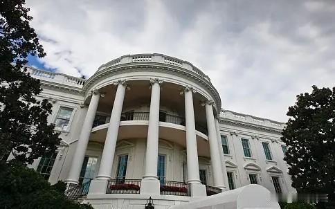 美国退出66个国际组织，单边主义引担忧！当地时间1月7日，特朗普签署总统备忘录，