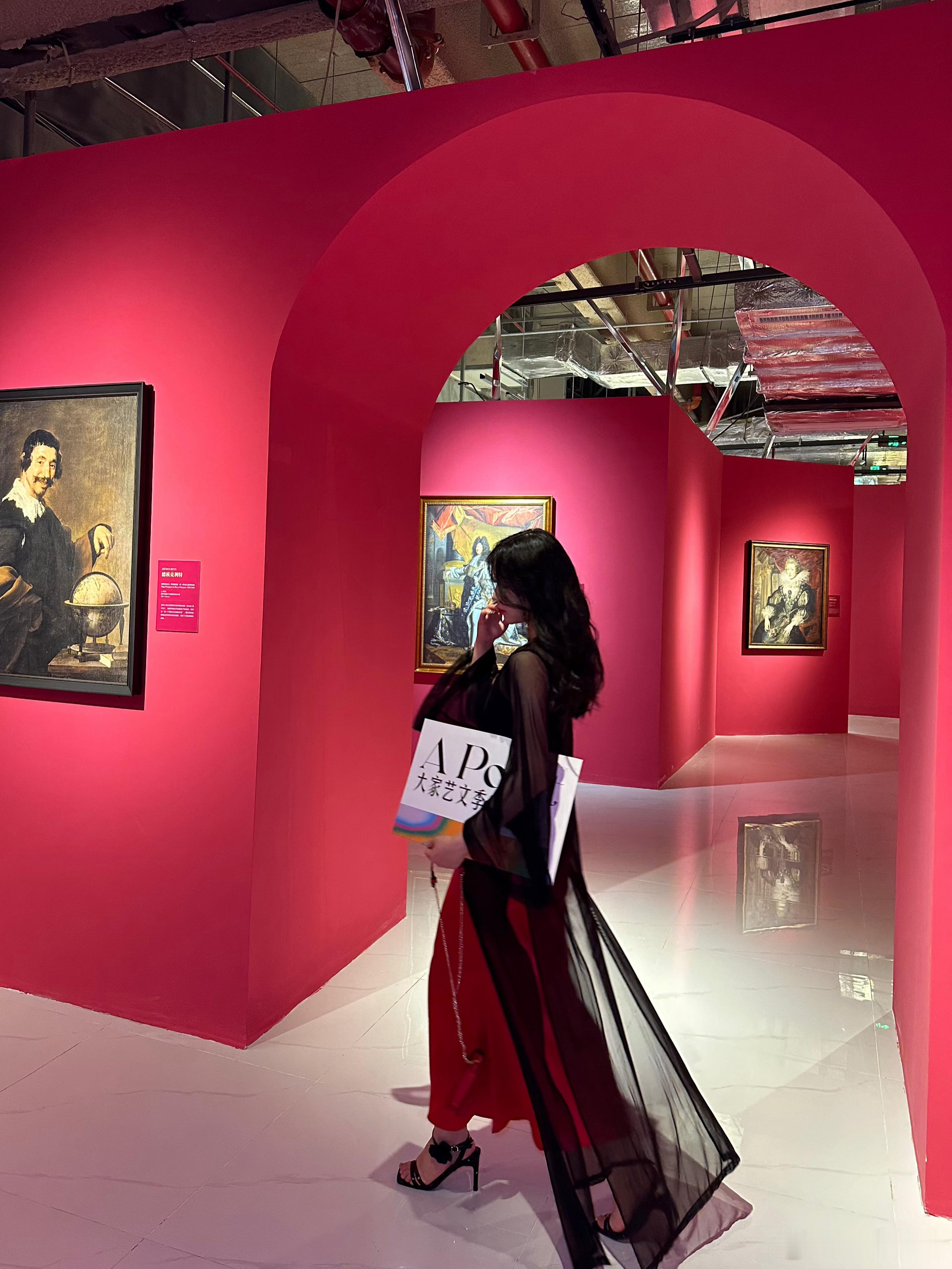 关于看展🤎👗:青青悠然 ​​​