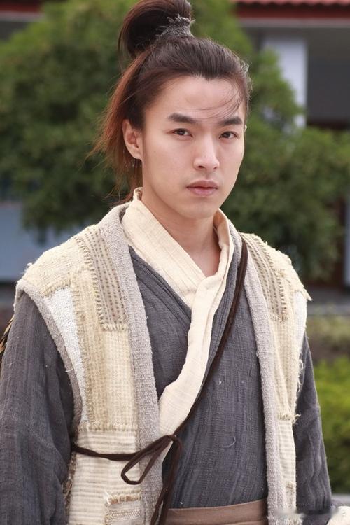 放羊的星星男演员卷入杀人案 李威涉精舍杀人案，警方两次传唤近日，曾在《放羊的星星