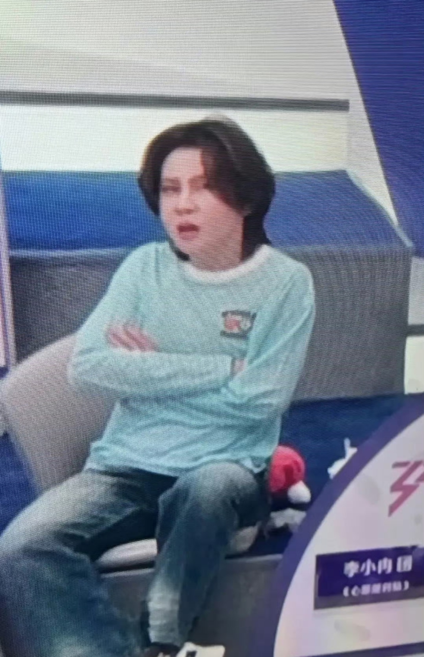 阚清子团比孙怡团票数高孙怡和阚清子团PK结果一出，濛主直接气得在座位位上摇脑袋。