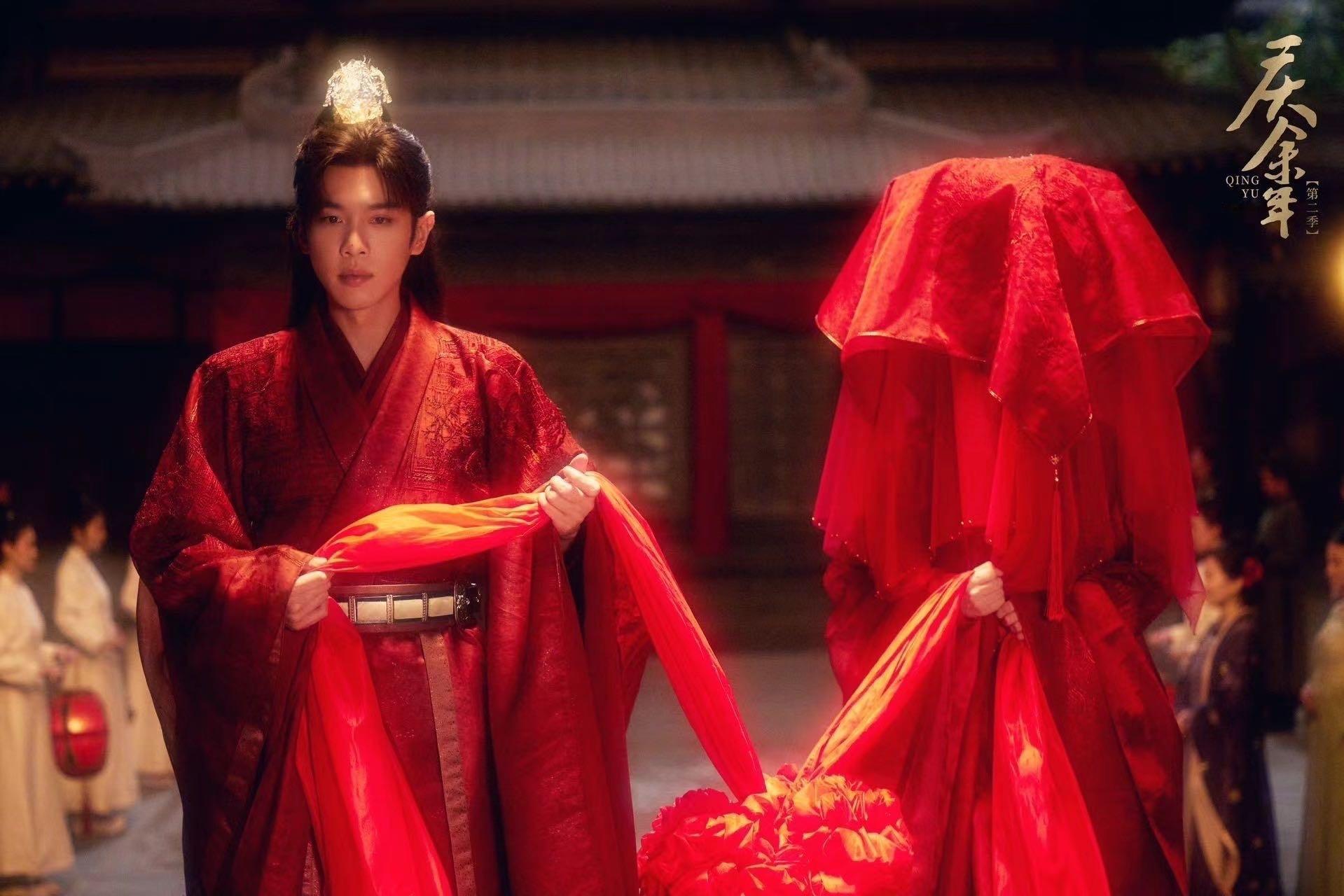 #范闲 骡马假日# 范闲未免也太忙了吧？就连大婚的时候都还要忙着杂七杂八的事情，