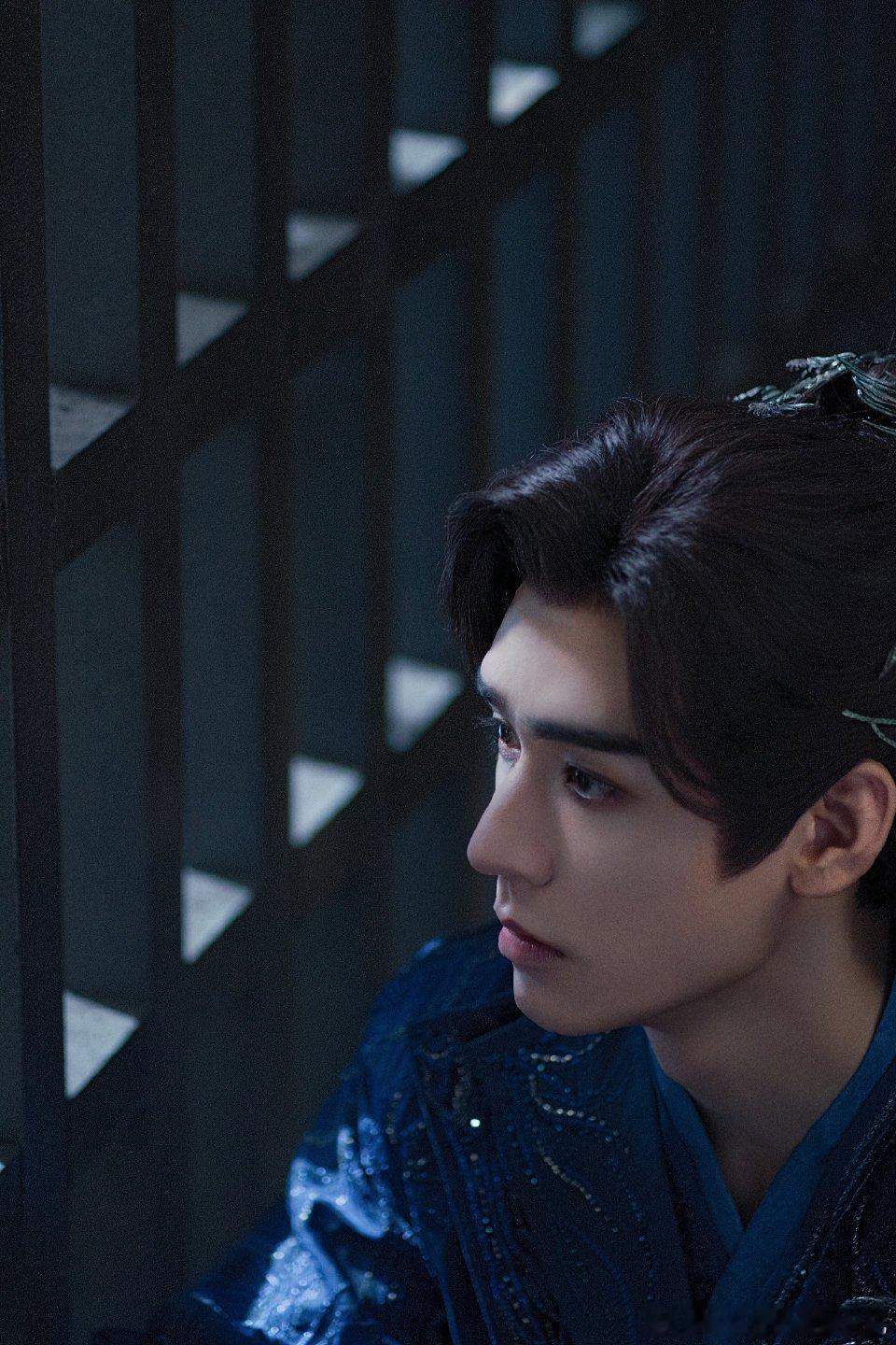 苏暮雨先苦后苦再苦龚俊把这角色演活了，从家破人亡到暗河挣扎，再到战友离散，全程苦