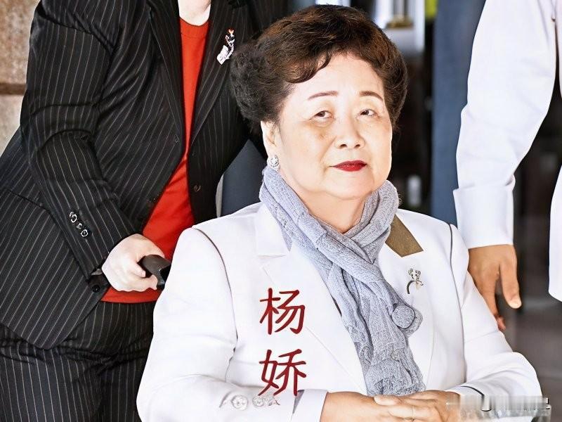 51岁带3000美金远走美国，王永庆二房杨娇：尊严，从来比富贵更值钱
1975年