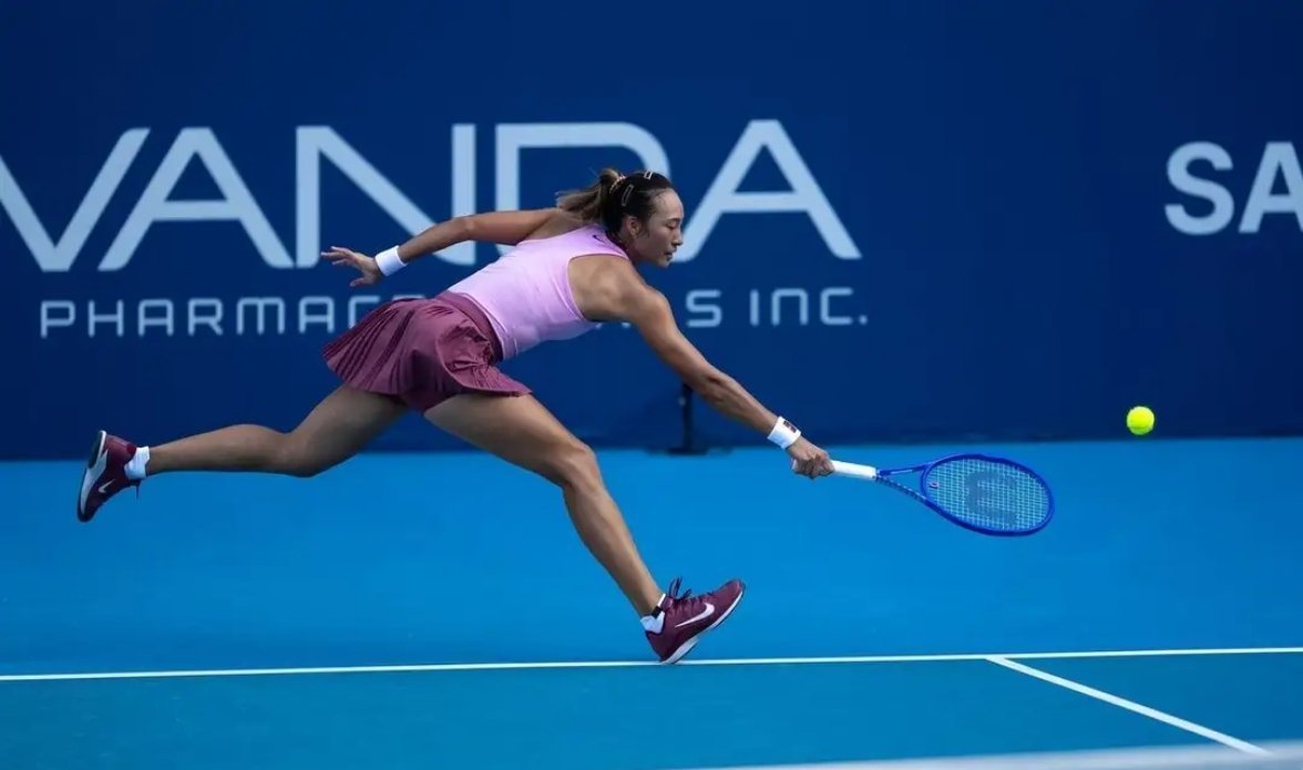 郑钦文零封对手强势晋级WTA250雅典站第二轮，郑钦文全场轰出13记Ace，最终
