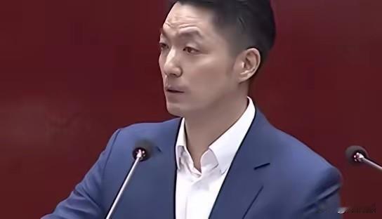 台北市长蒋万安今日赴大理高中揭牌典礼受访时表示， 蒋万安将矛头对准民进党，隔空向