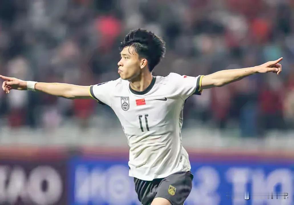 随着中国男足10-0，韩国7-0，日本2-1，各方评论如下[玫瑰]
1. 国内球