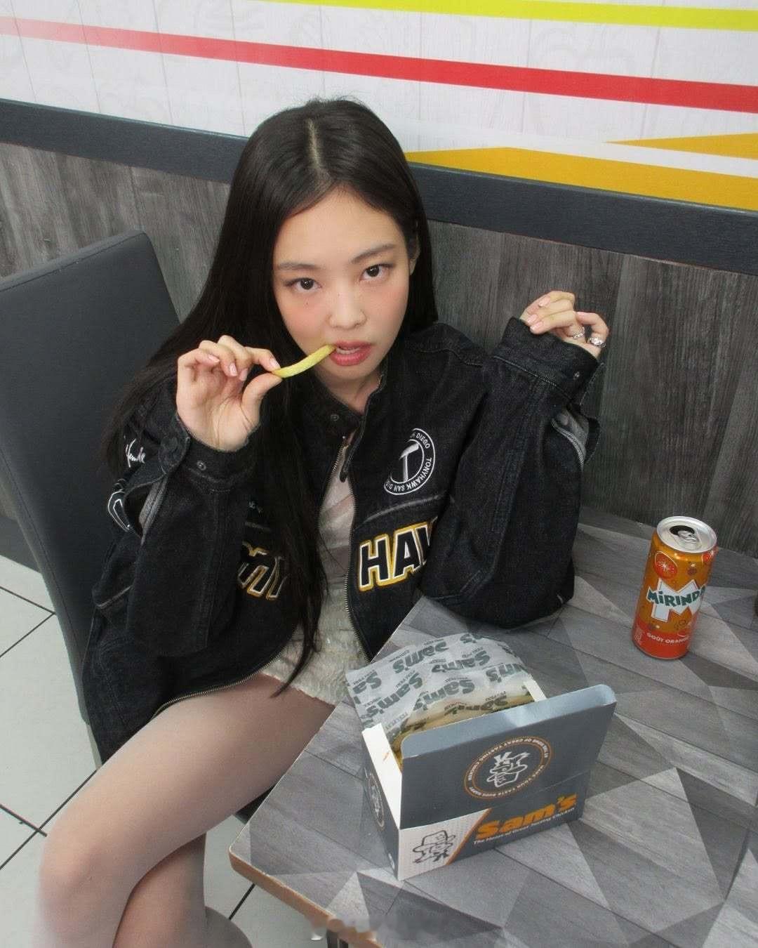 Jennie ins更新🍟 ​​​