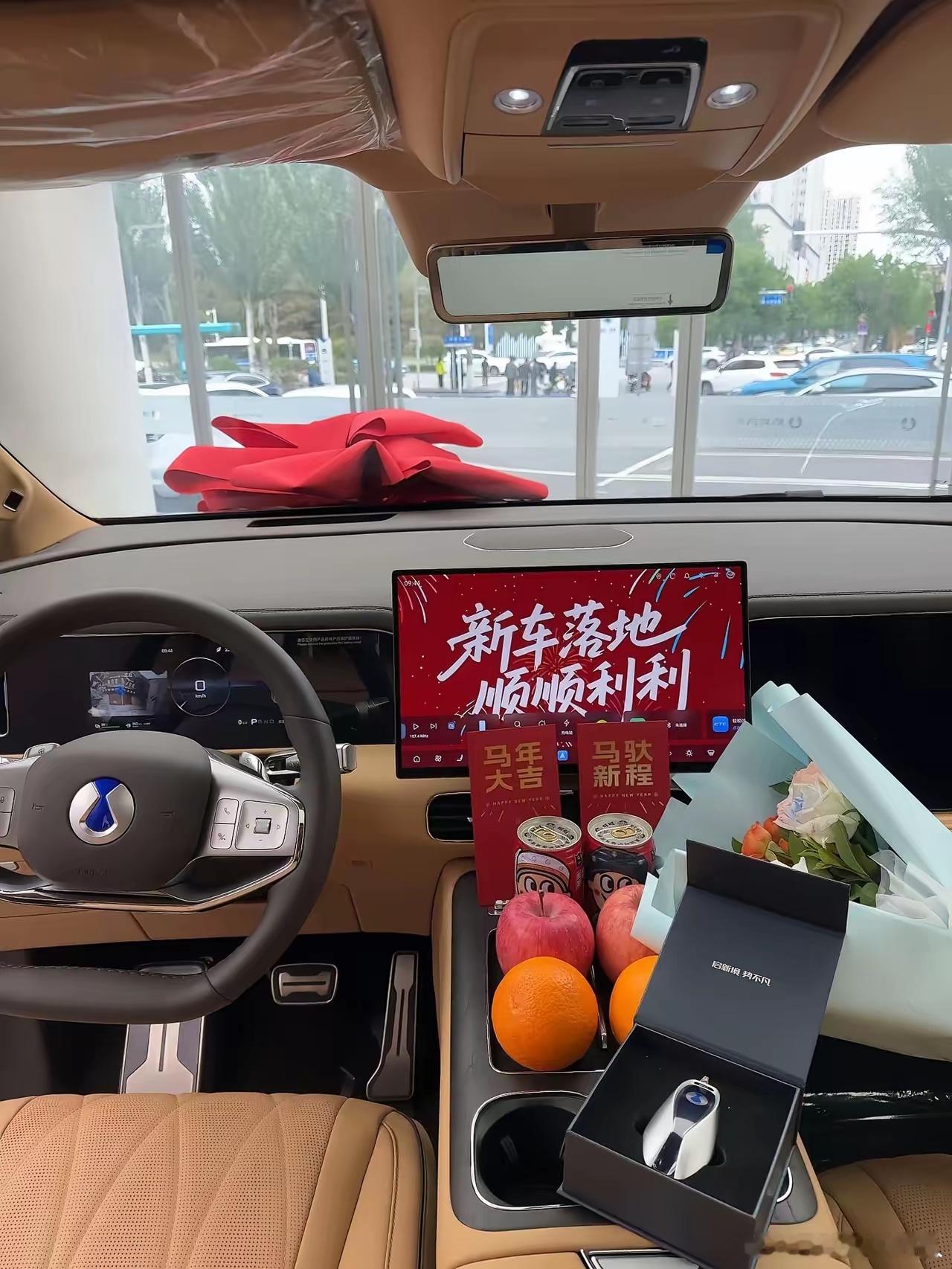 大舅说新能源不如BBA，二舅说D9不如GL8，二姨说40万买辆破面包不值当。但奶