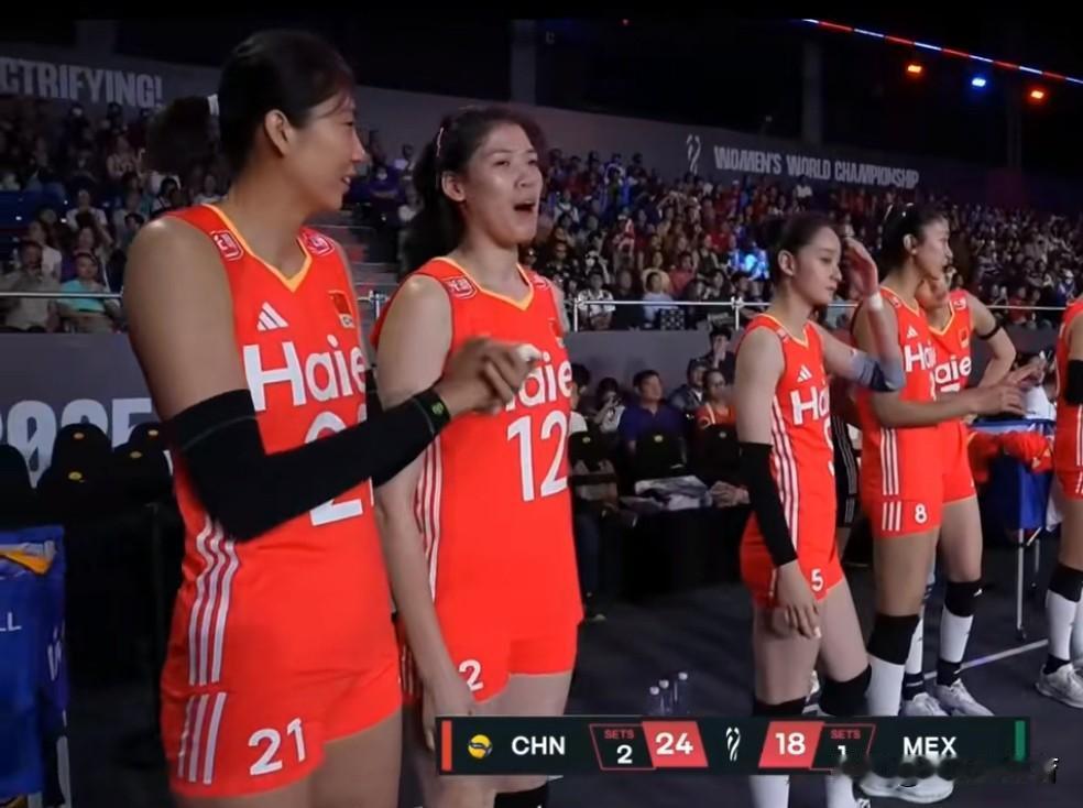 真的好久都没看过中国女排这么紧张的比赛了！
庄宇珊，有人瞧不起你182的身高，可