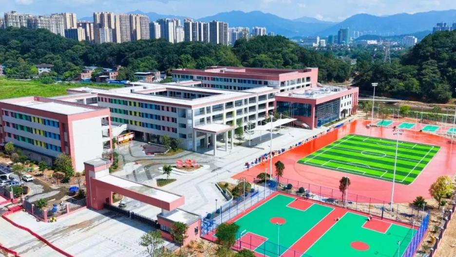 松苏岭学校2026年9月开学！如今学校所有的工程已进入尾声，总投资2.2亿元，总