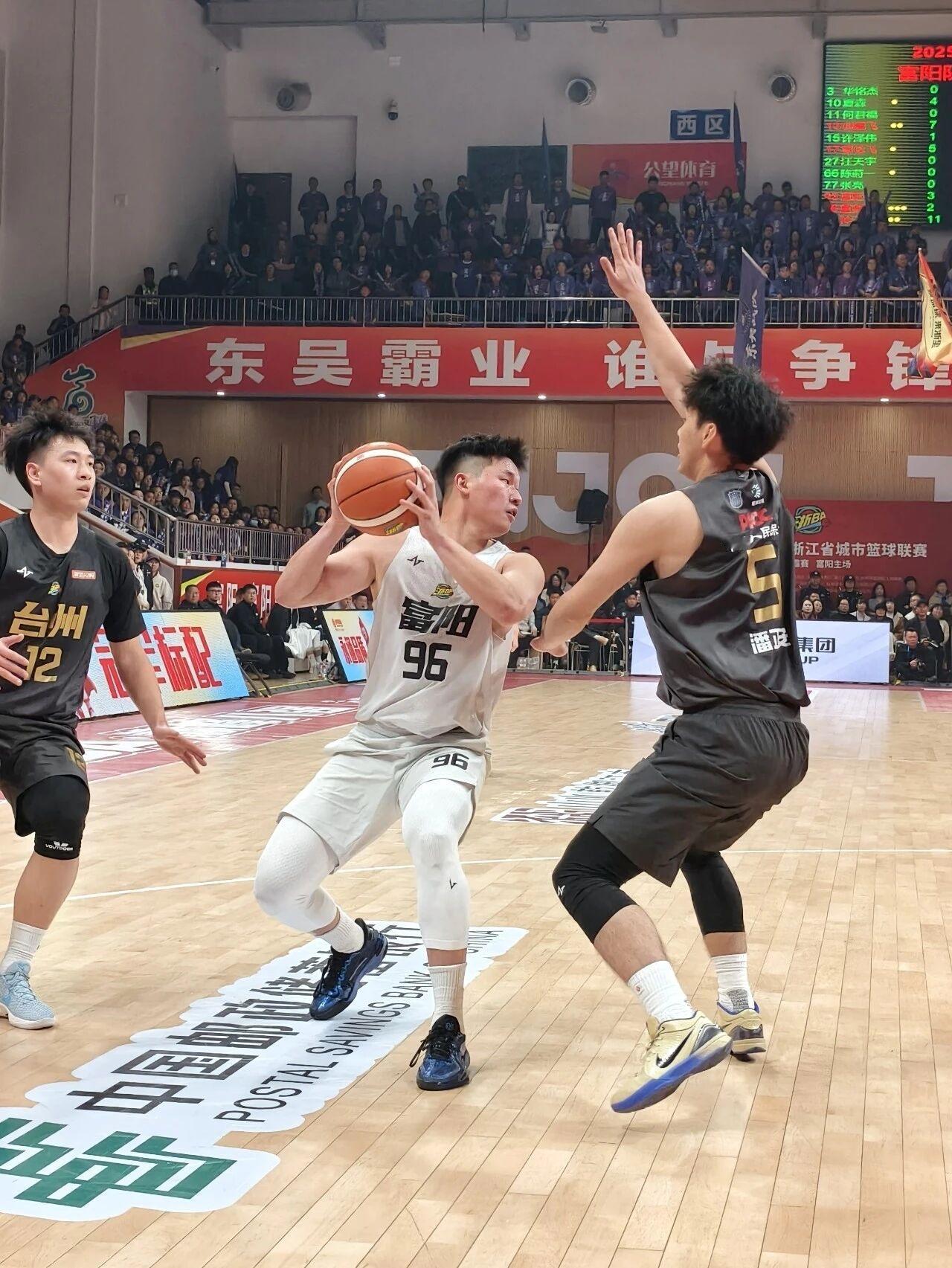 今晚继续直播两场浙BA淘汰赛！
苍南队主场对阵杭州队，台州队主场对阵富阳队！上一