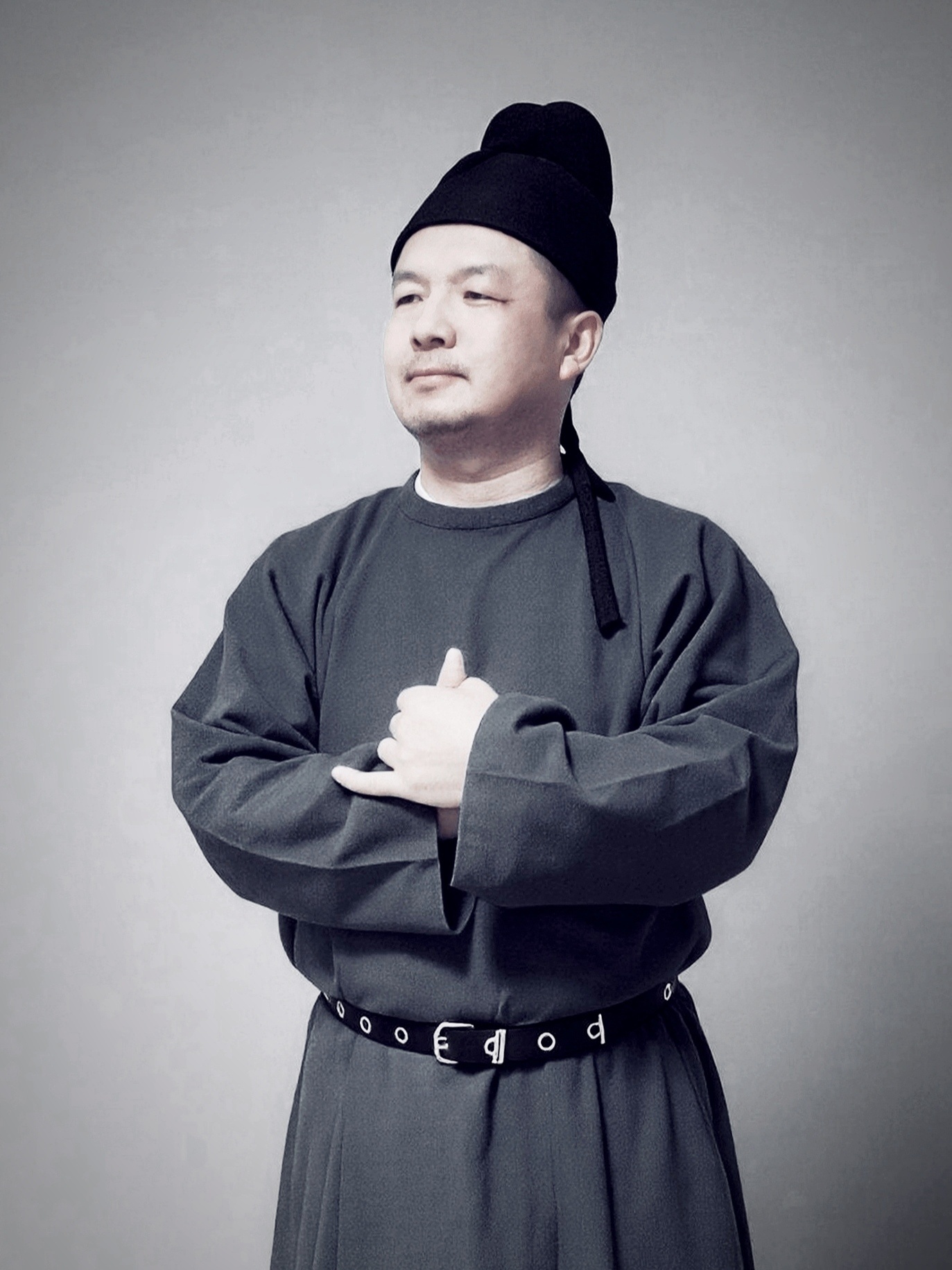 华夏衣冠不灭，中华文脉永续。1644年明朝灭亡后，清廷推行剃发易服，传统汉式衫裙