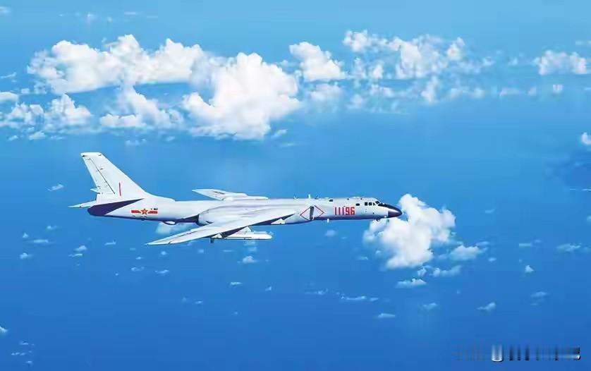 俄罗斯与中国的战略轰炸机进行巡航，其巡航的状态是逼近东京，日本针对此情况向美国求