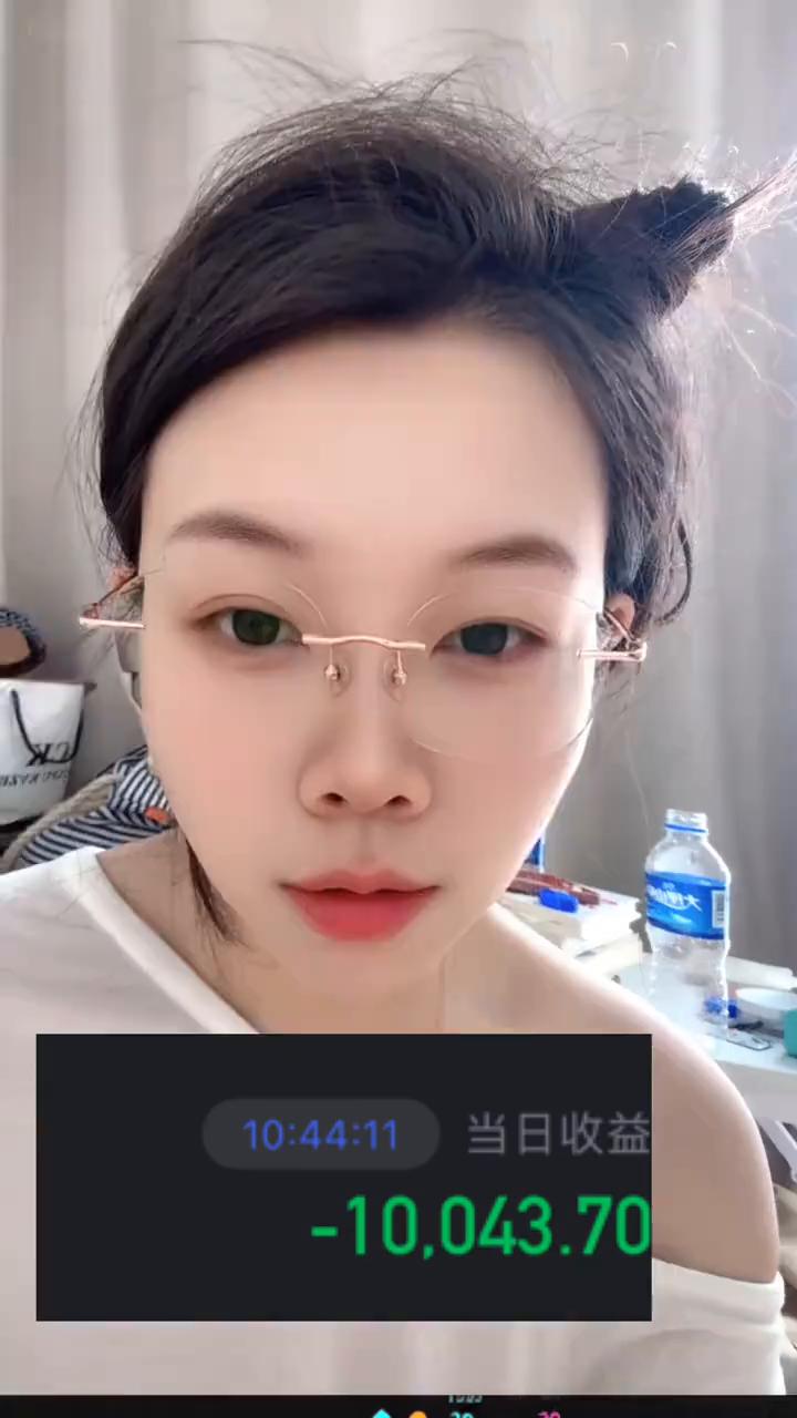 想问一下大家哪里有捡纸箱子比较多的地方？还有哪里可以捡矿泉水瓶？我再多去捡一点给