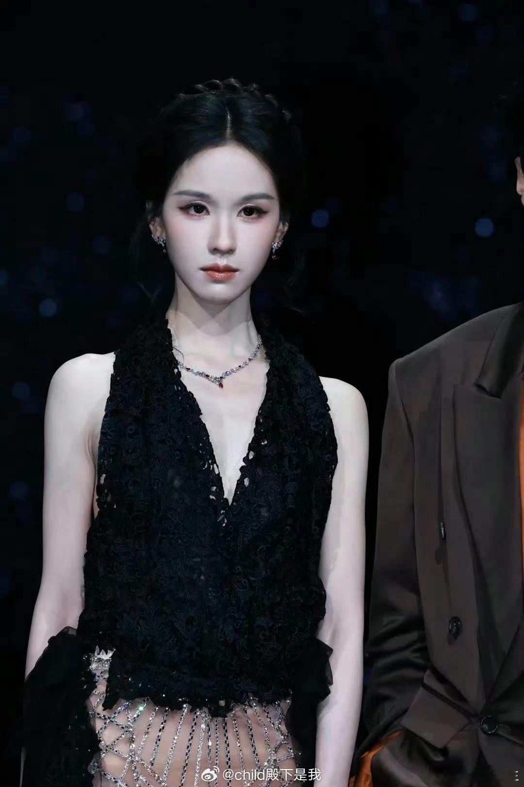 时代少年团你们吵到陈都灵了陈都灵怎么这么美…… 