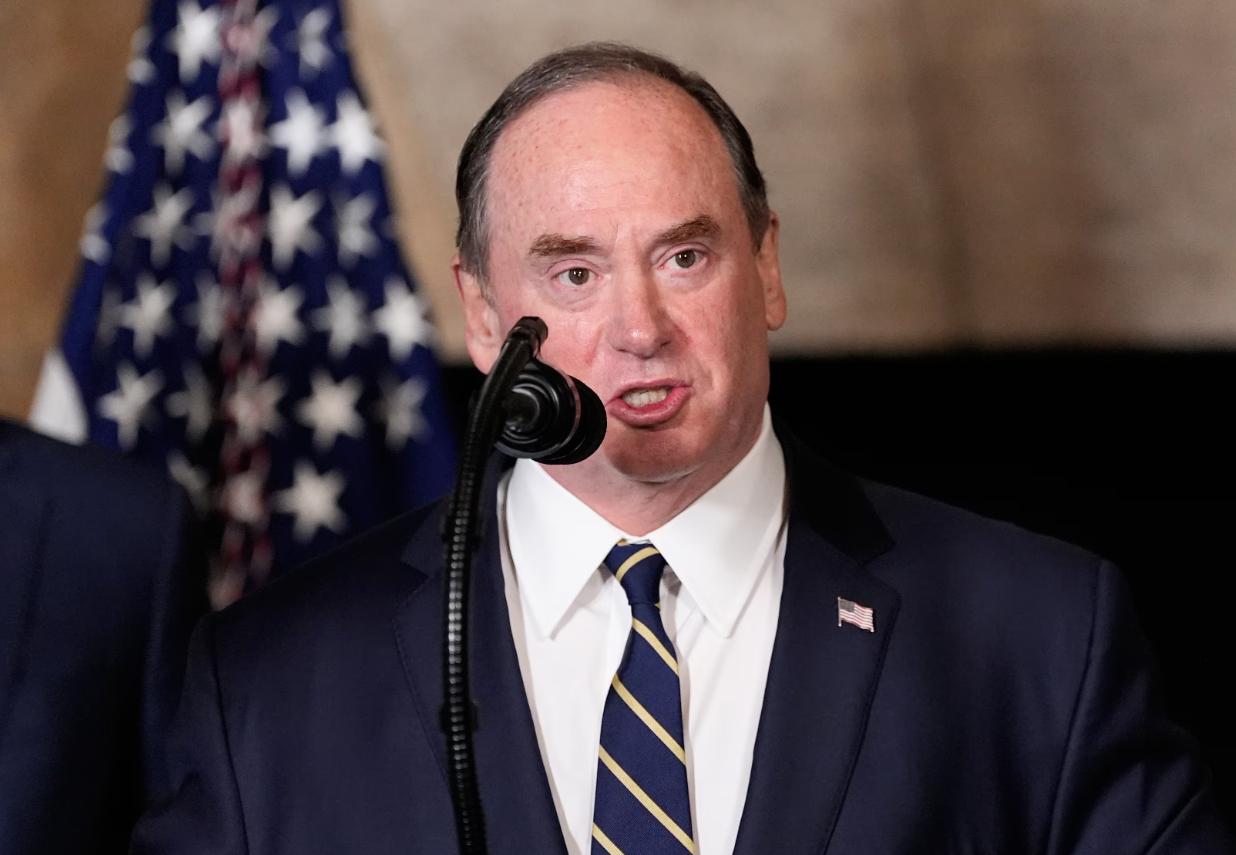 被中美对比吓破胆？美海军部长：应转入战时状态，全力追赶中国
 
咱们中国有句古话