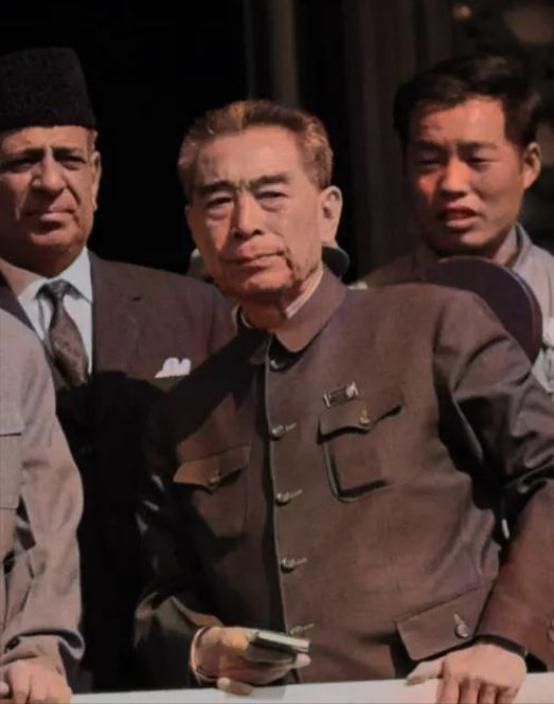 1972 年，日本考察团于四川攀钢进行考察之际，居然提出用优质钢材来交换我国即将