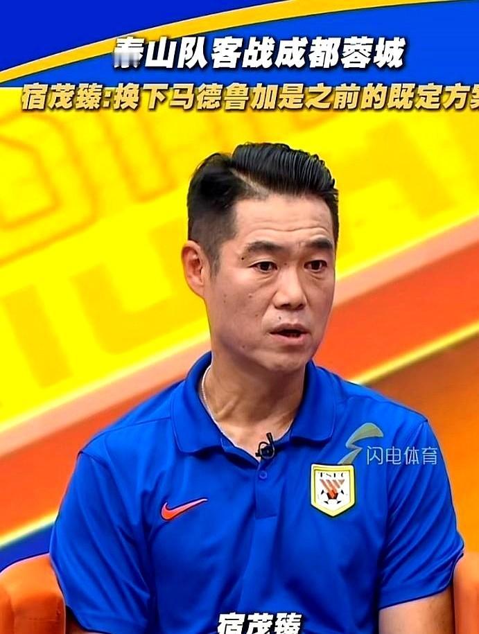 “一步一个坑，也一步一个印。”昨晚，宁波奥体中心，19岁后卫王岚嵚迎着嘘声两罚全
