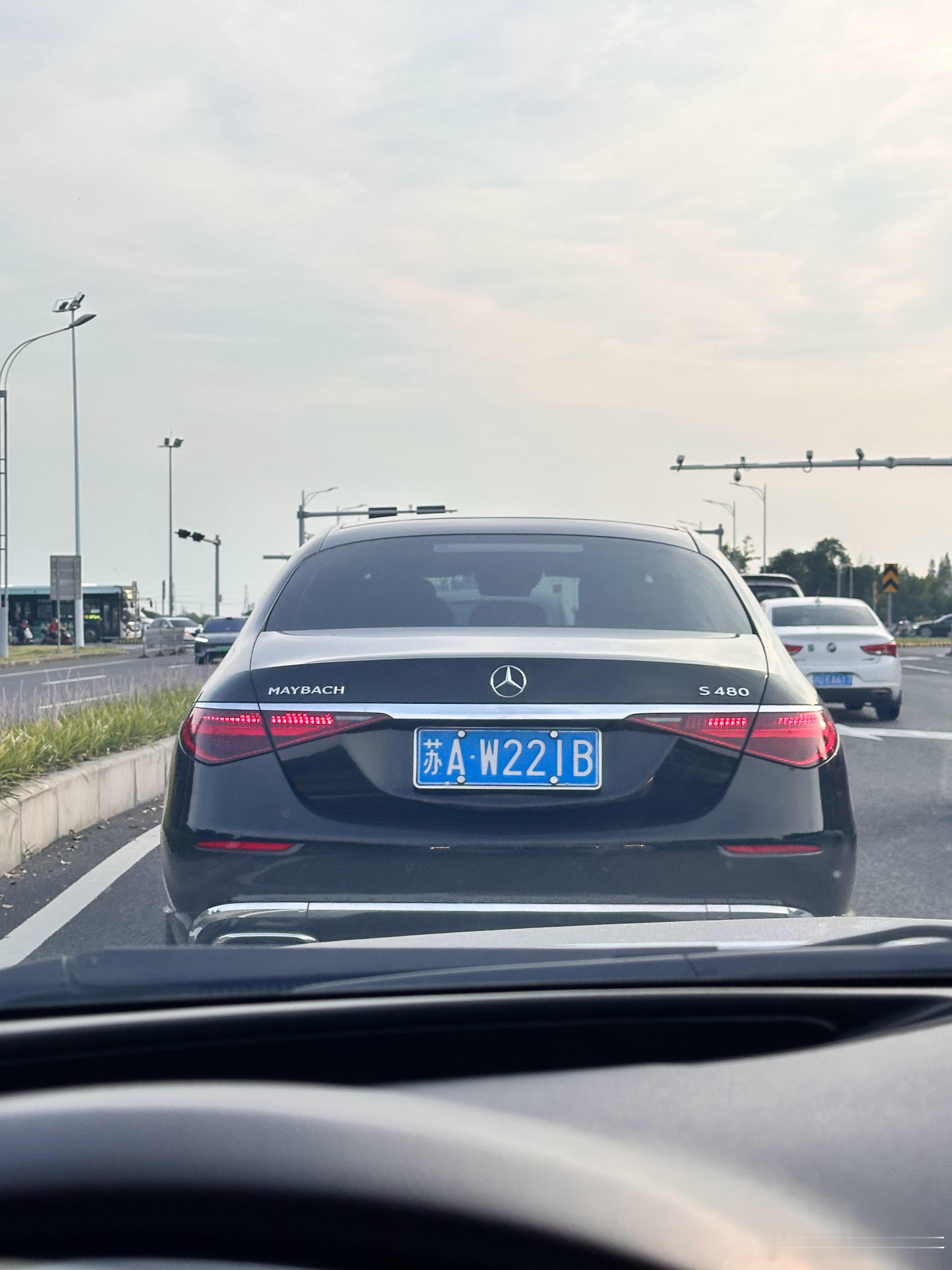 大v聊车 我猜大哥之前是开的W221吧