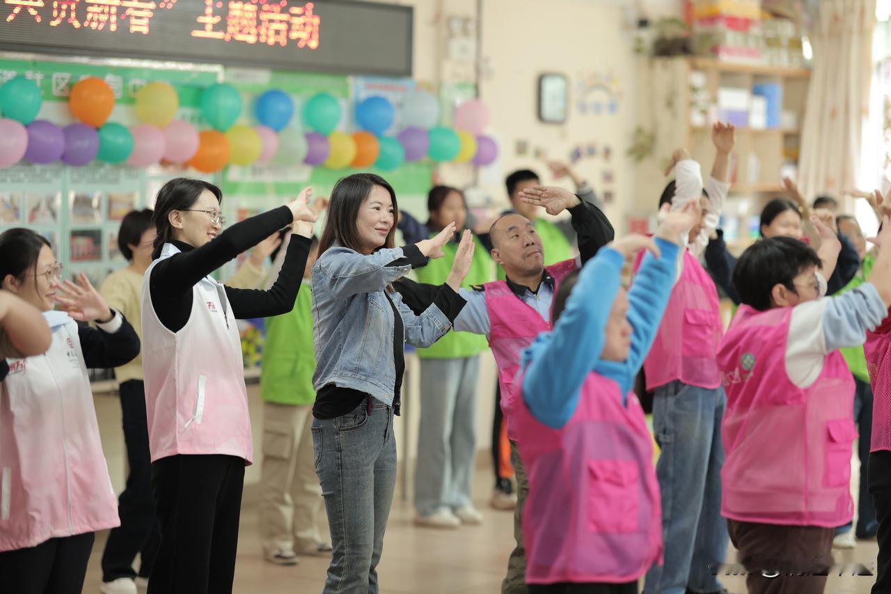 康智中心“贺新春”活动及团年会圆满结束！现场爱心志愿者协助帮忙，康智中心学员们表