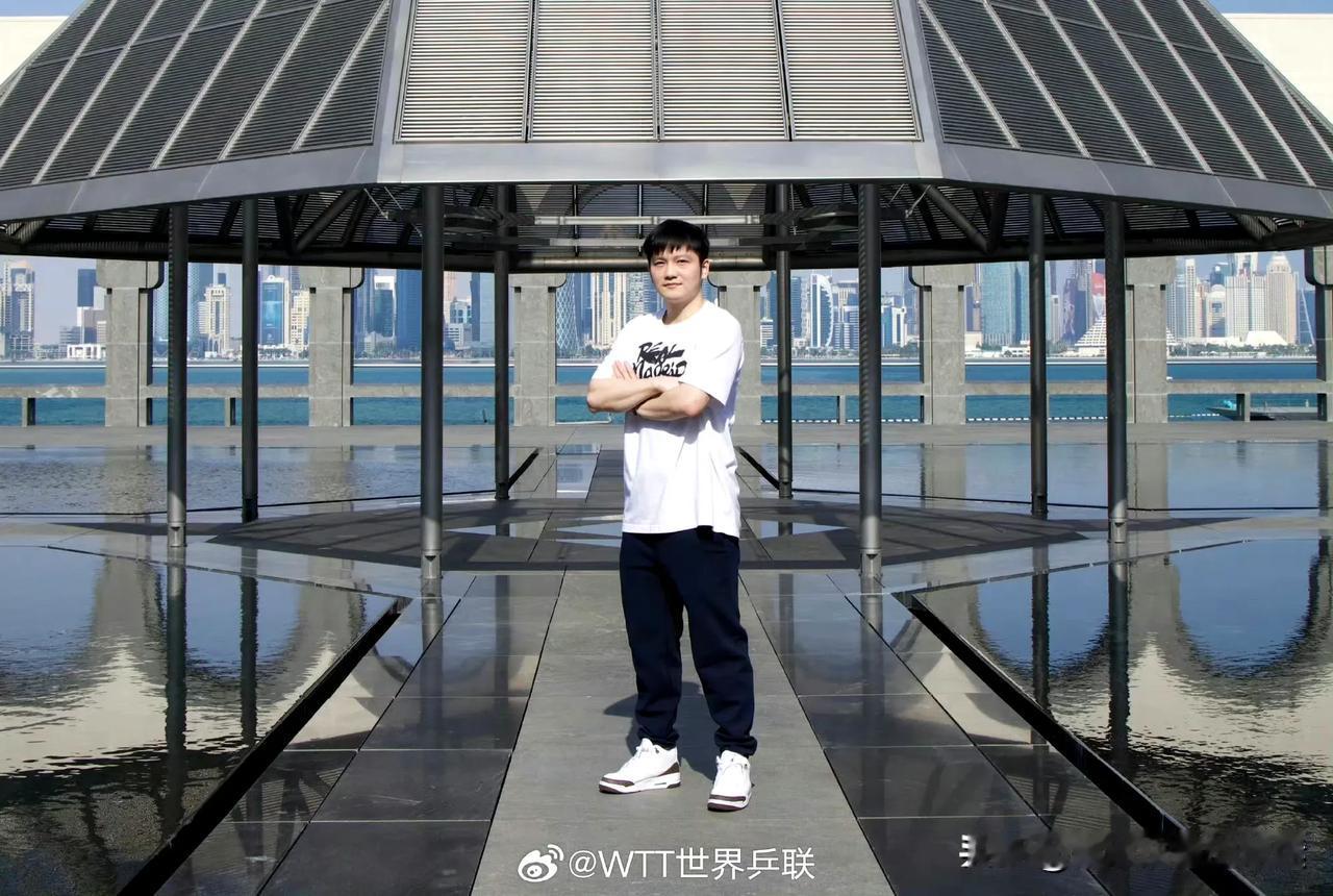 WTT多哈男子总决赛-国乒队员个人照
国乒6名男队员参加总决赛单打比赛
樊振东?