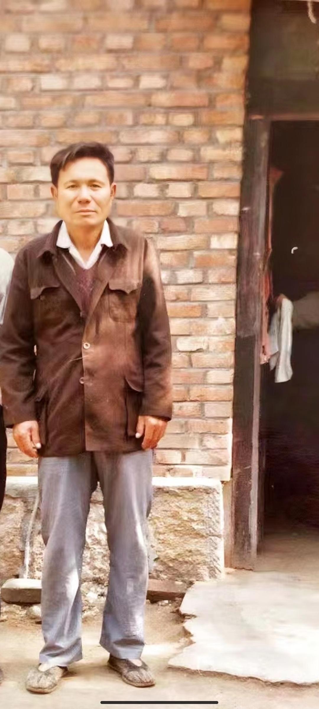 当年带着我烧纸的人，如今成了等着我给他们烧纸的人

一、

小时候，带着我烧纸的