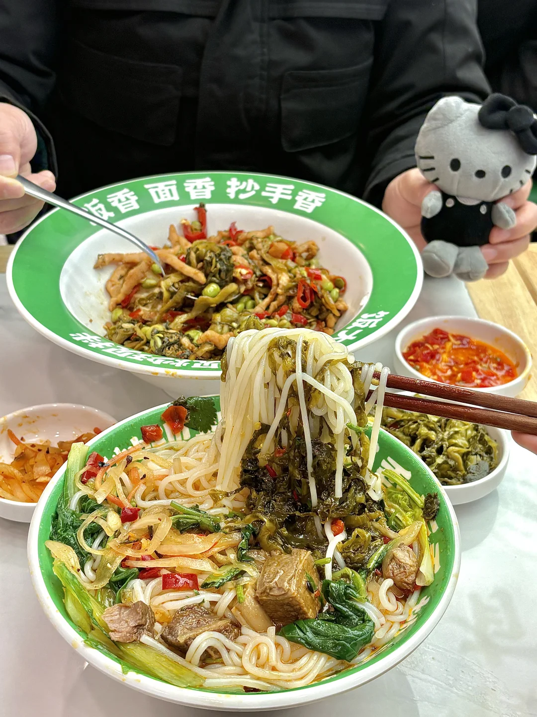 为这口爆炒酸香！横跨半个成都也值