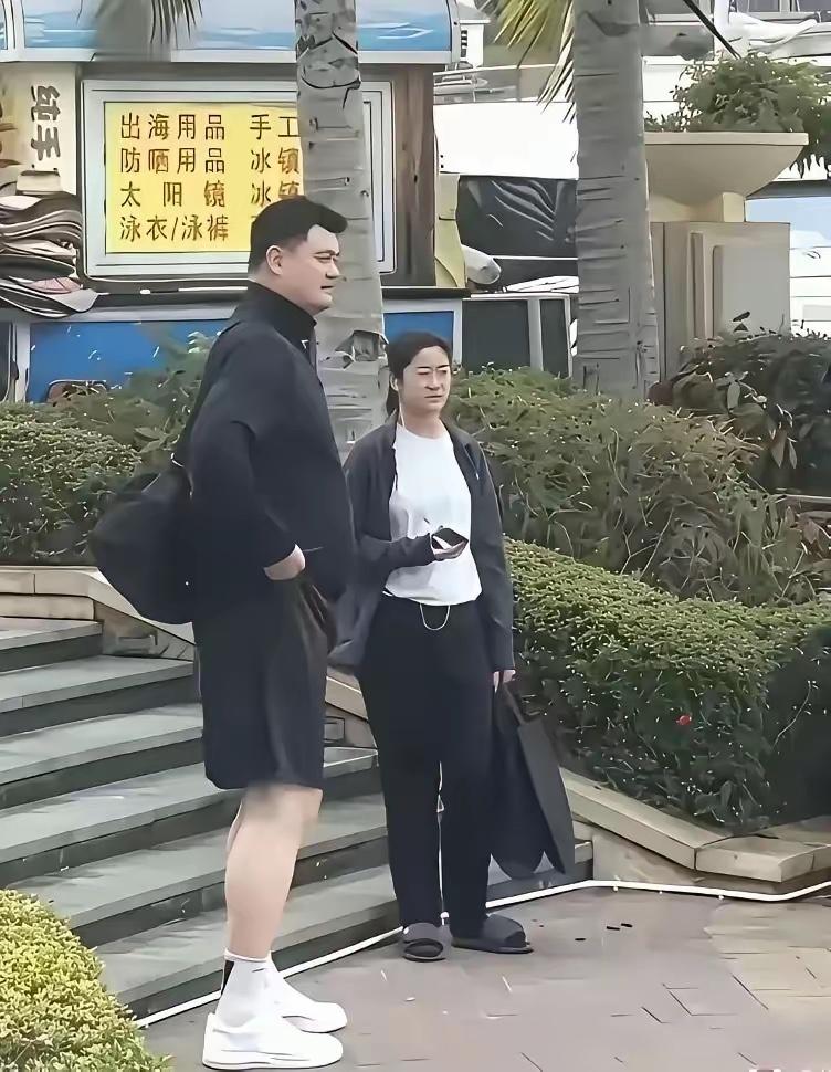 这是姚明的女儿，不说的话，你是不是看成是哪个演员了？ 