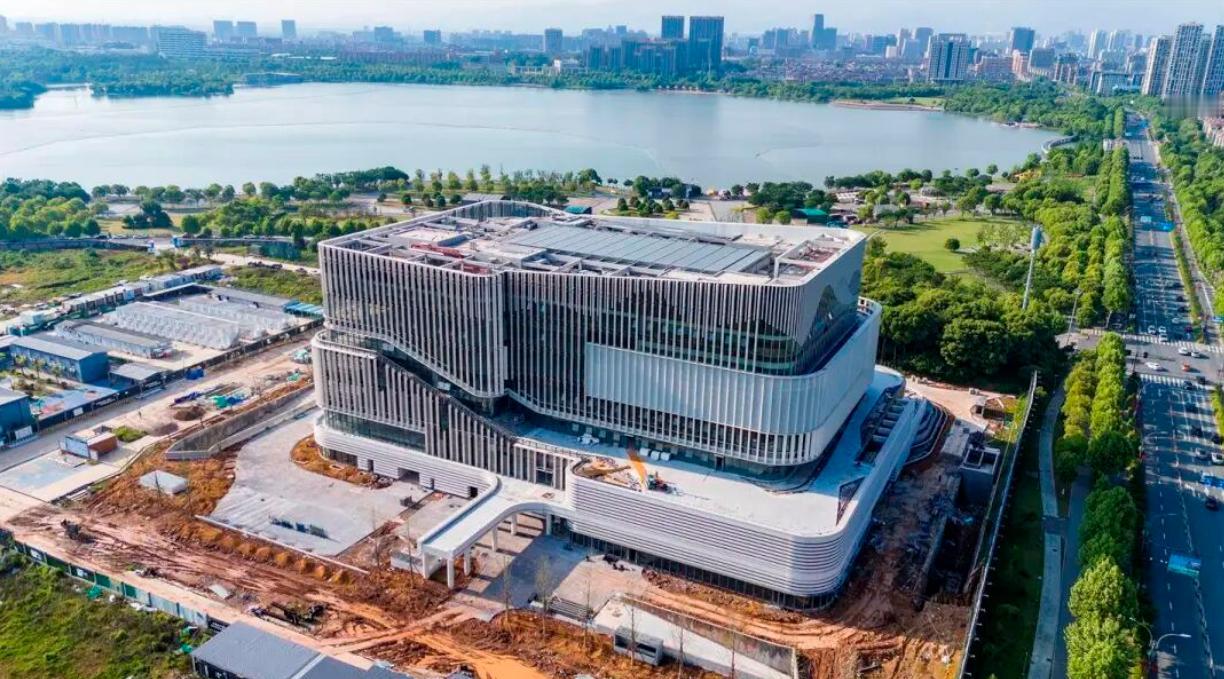 金华新图书馆进展来啦，外立面幕墙进入收尾阶段，来看看现状图。