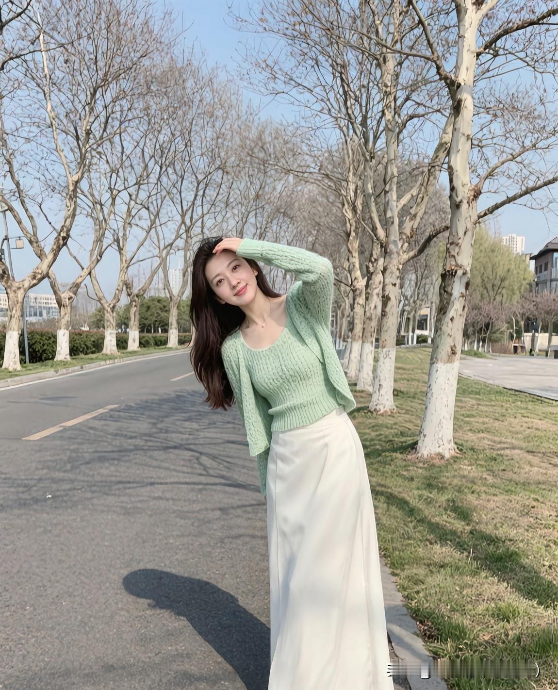 现在的生活，
平静得像一潭清水。
日复一日，
慢慢也就习惯了。
 偶尔也会羡慕波