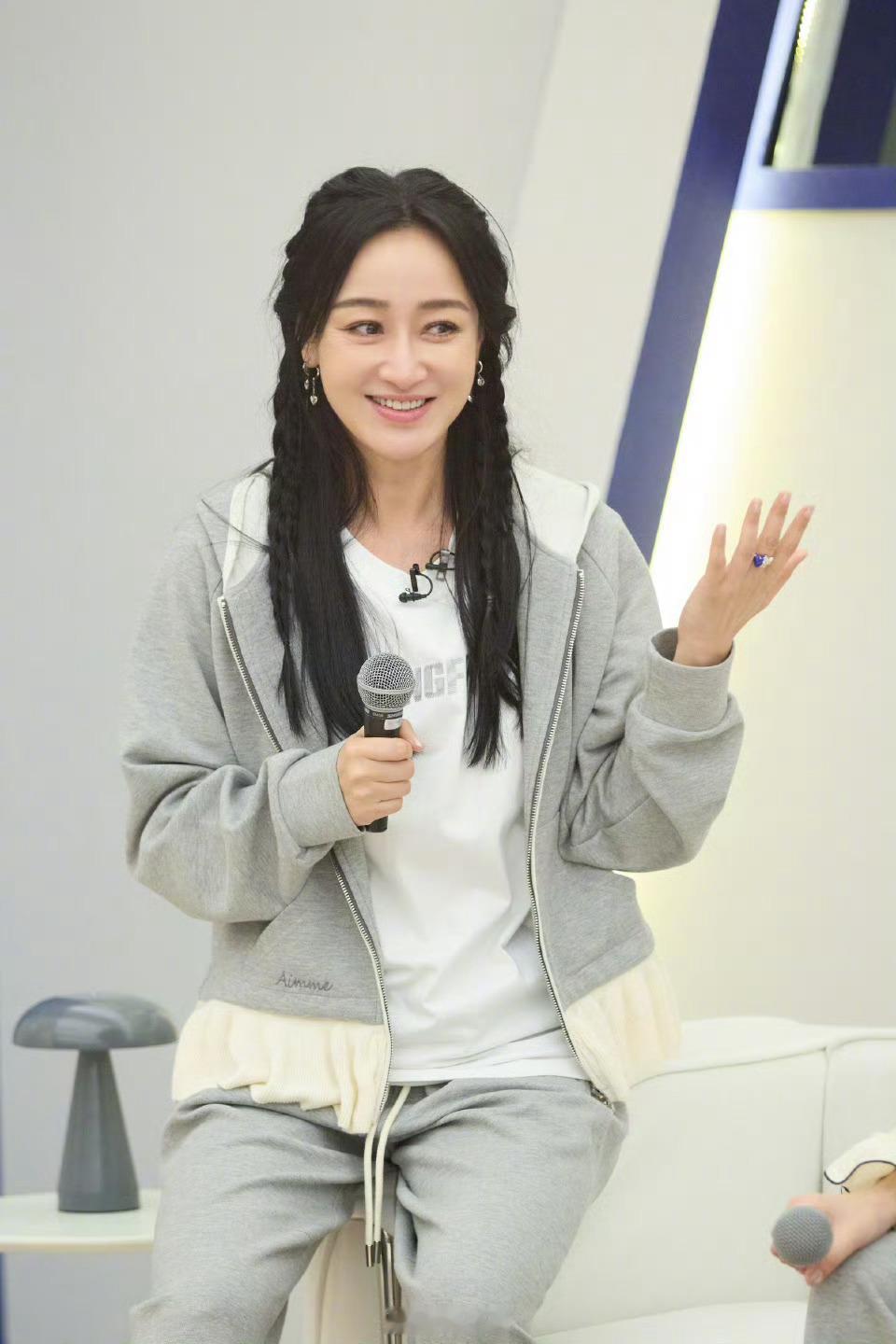 赵子琪离开浪姐被北影节吸引赵子琪把北影节想看的都记录了淘汰从不定义精彩，赵子琪在