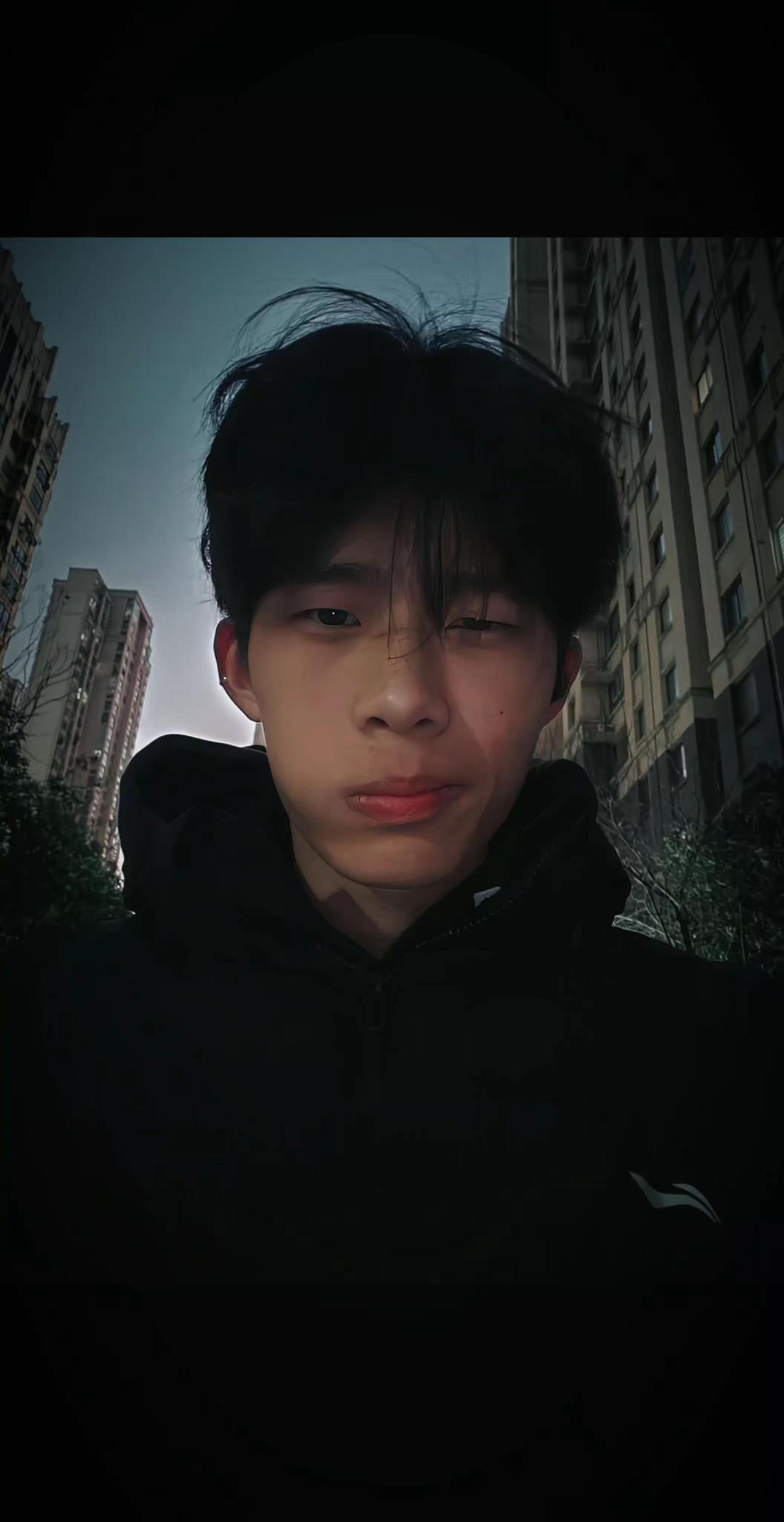 我只是比较抽象，但我又不是傻鸟硬照 抽象拍照