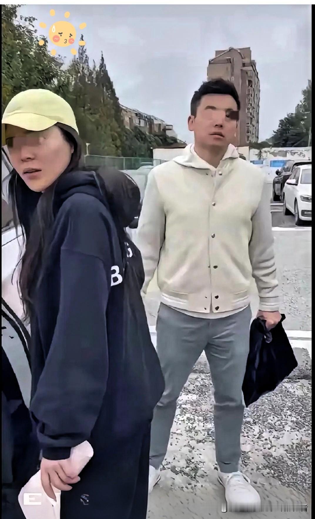 律师陪小三产检怼原配，这结局解气！
 
上海律师陪小三产检被原配抓包，竟狂怼：“