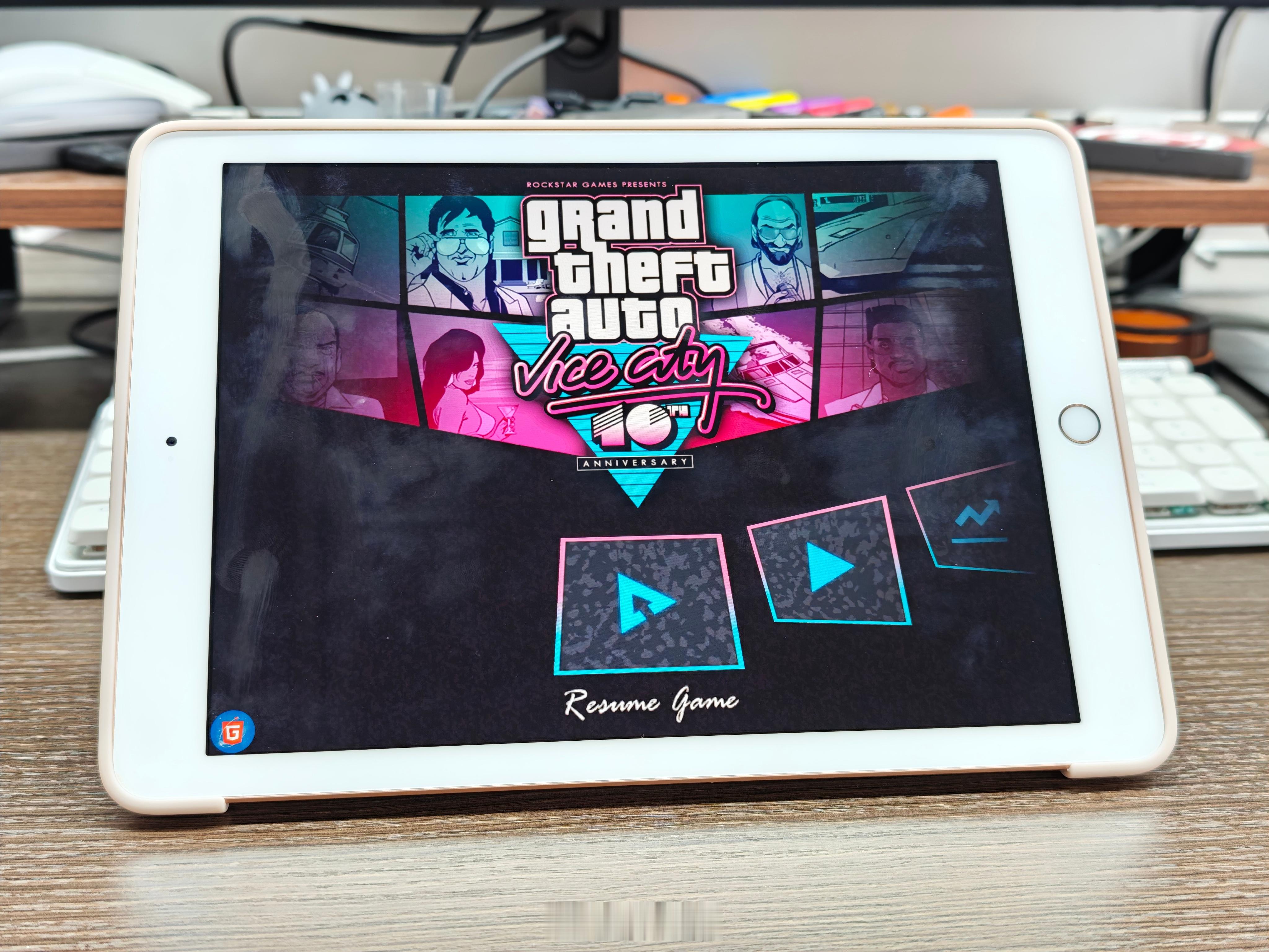 找到一台2018年发布的iPad 第6代，虽然残值只剩下两百多，但玩个大富翁、G